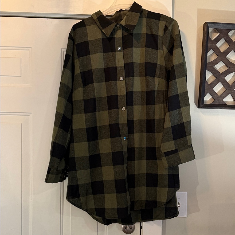 Checkered Button-Up Tunic - Black and Olive